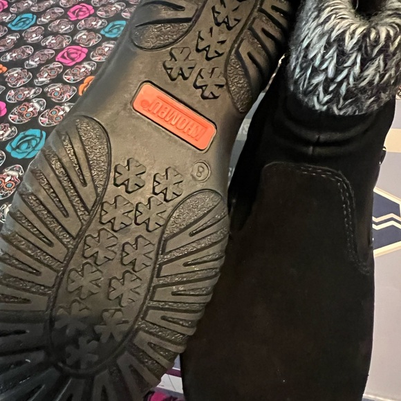 π Khombu Women's Laura All Weather Suede Leather Ankle Boots - Picture 3 of 17